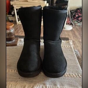 Ugg classic short black